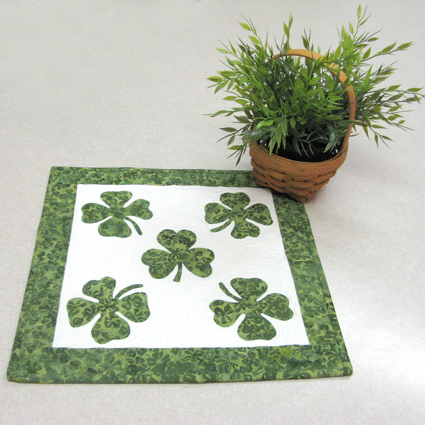 Shamrock Table Topper PDF