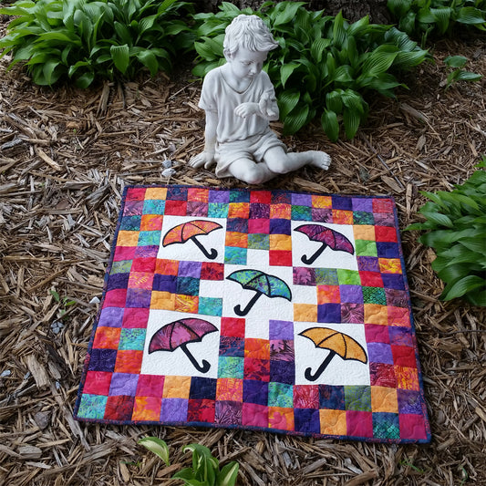 Umbrella applique wall hanging