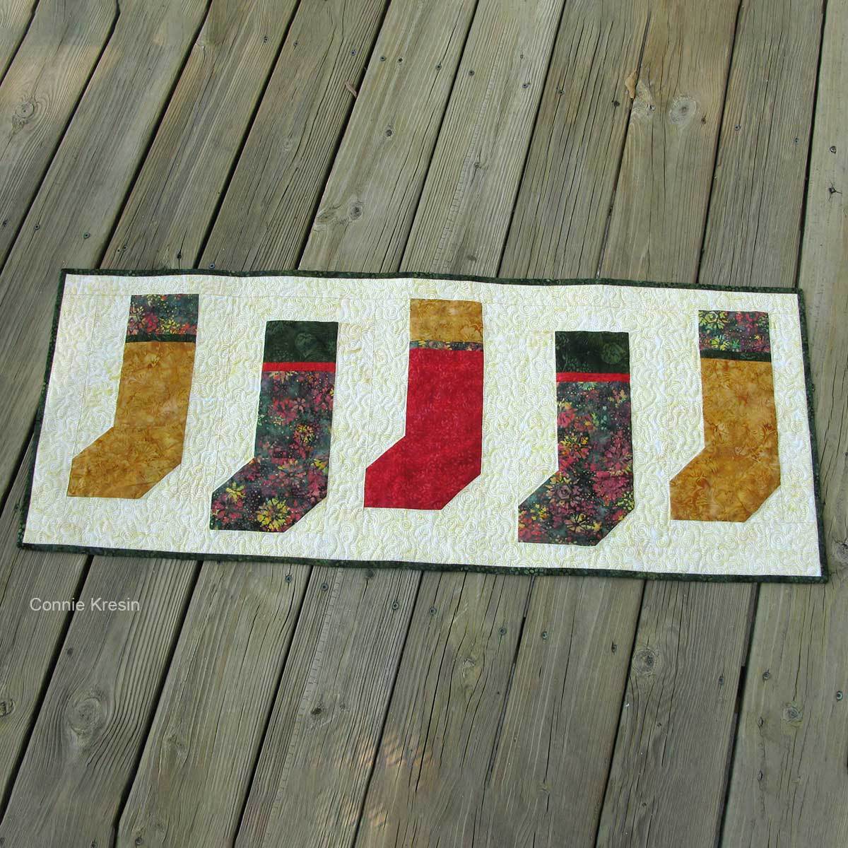 How to make Christmas Stockings table runner pdf tutorial