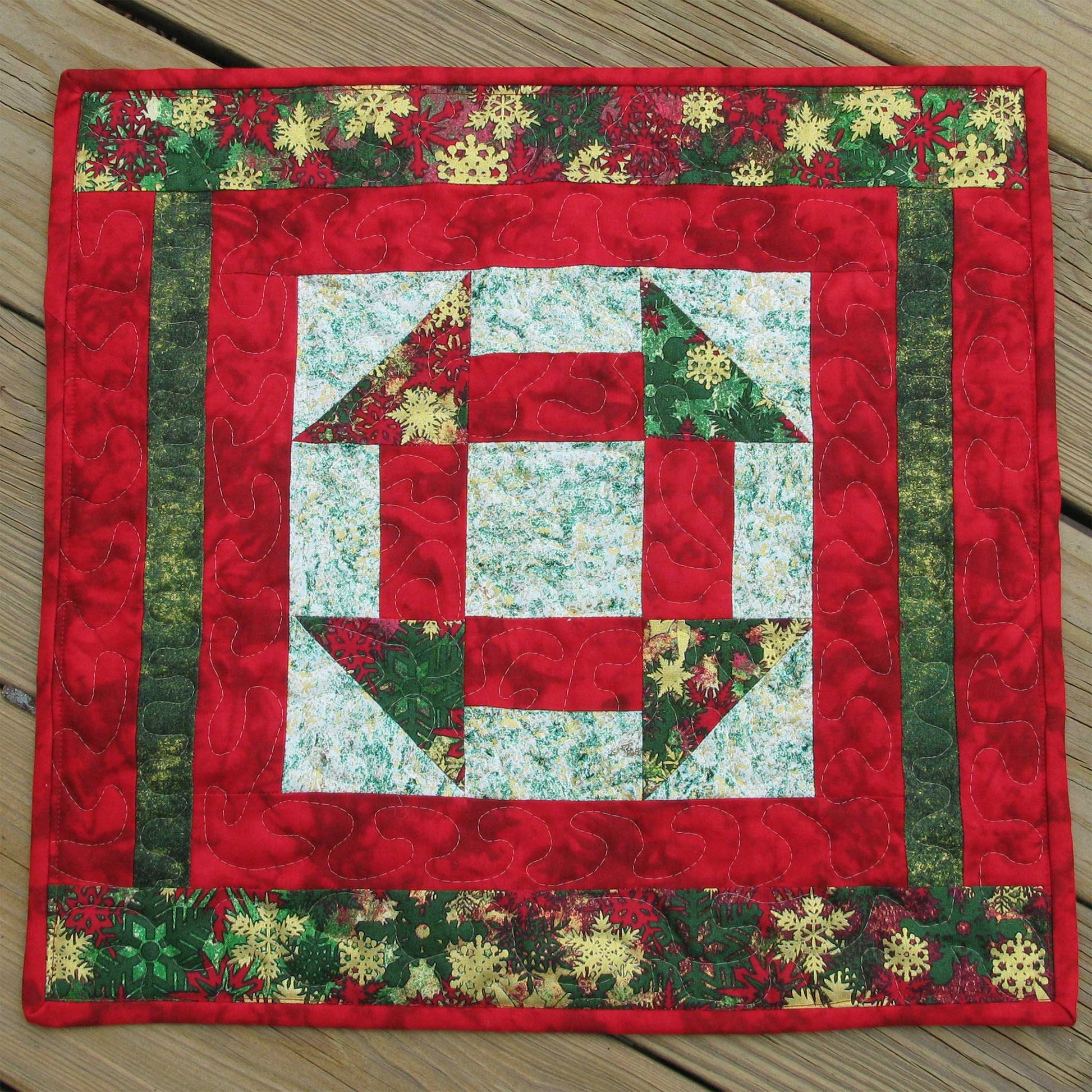 Christmas Dash Table Toper  and placemats pdf