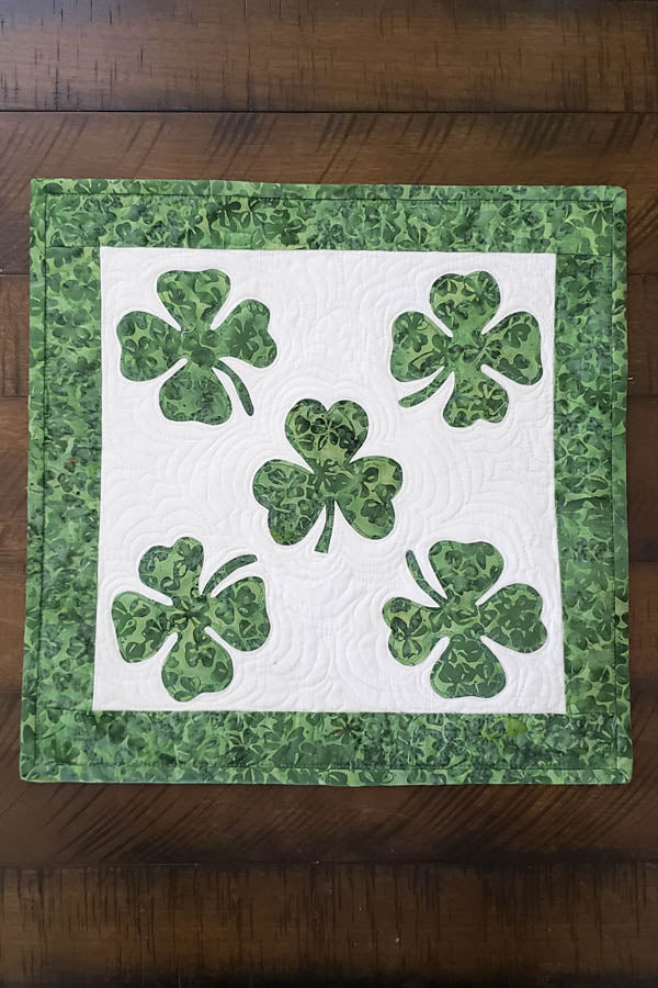 Irish Shamrock table topper tutorial