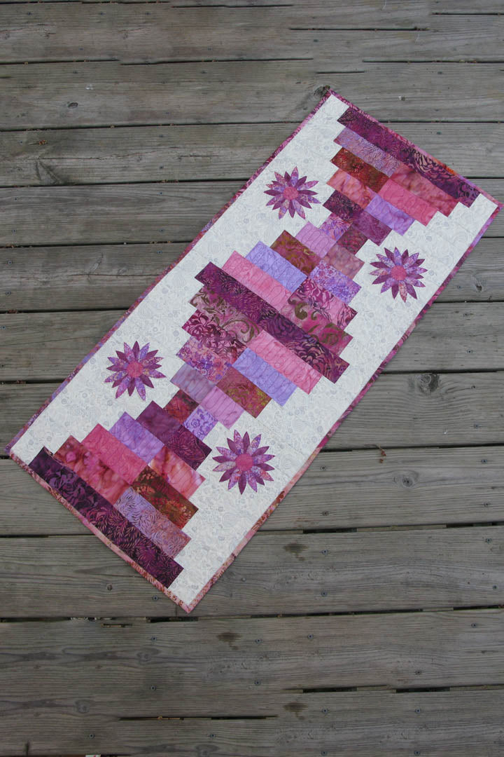 Piano Keys is a beautiful quilted tablerunner pattern