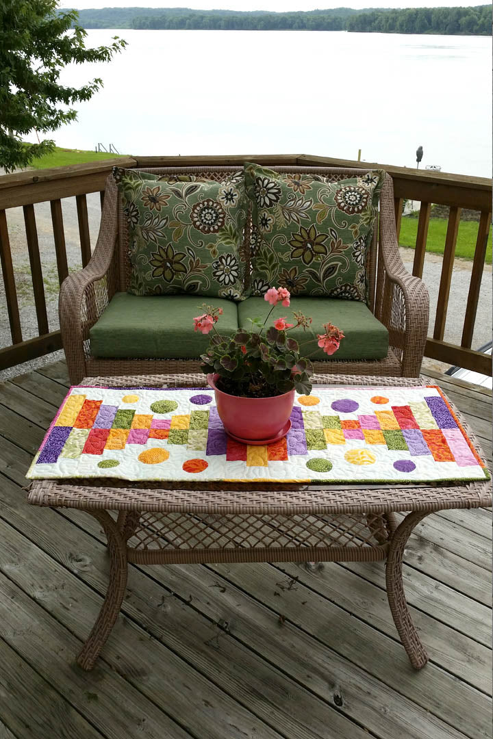 Piano Keys is a beautiful quilted tablerunner pattern