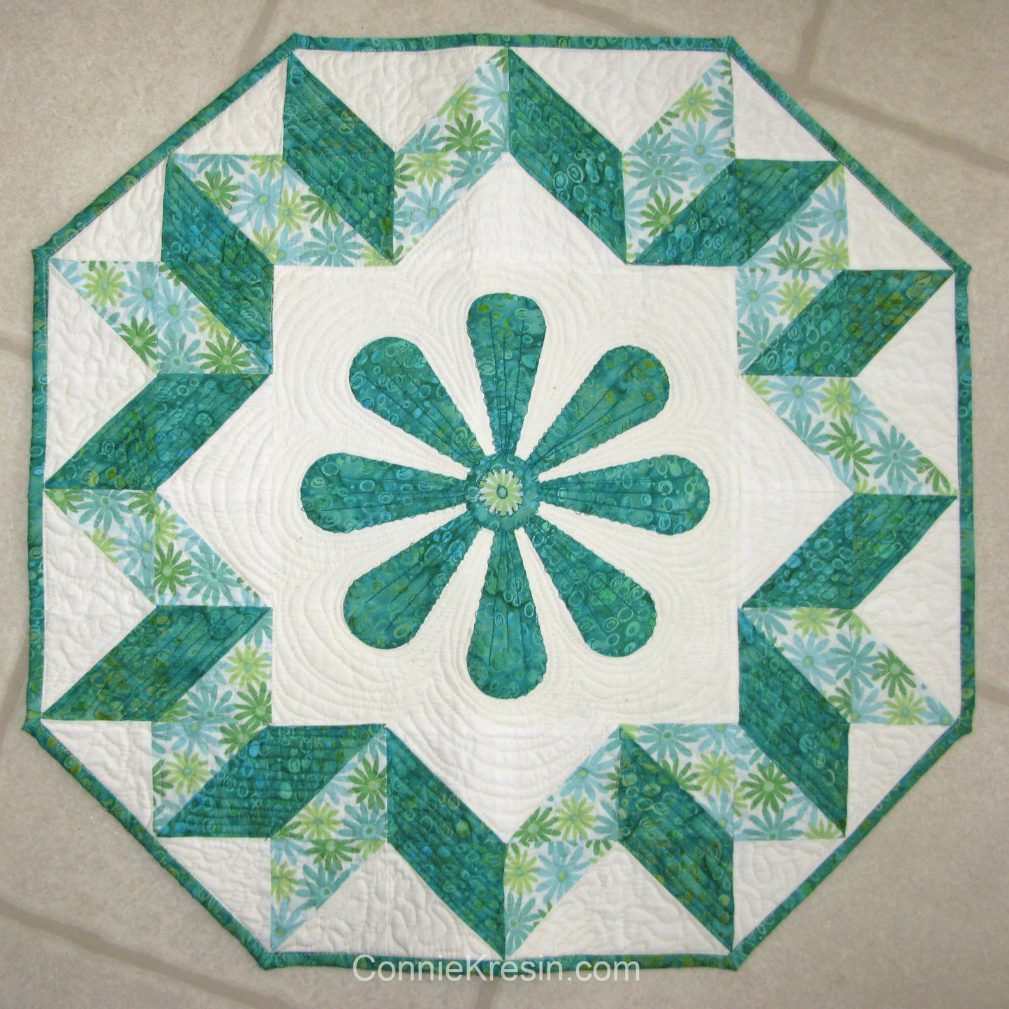 Spin the Wheel quilted wall hanging pattern with applique