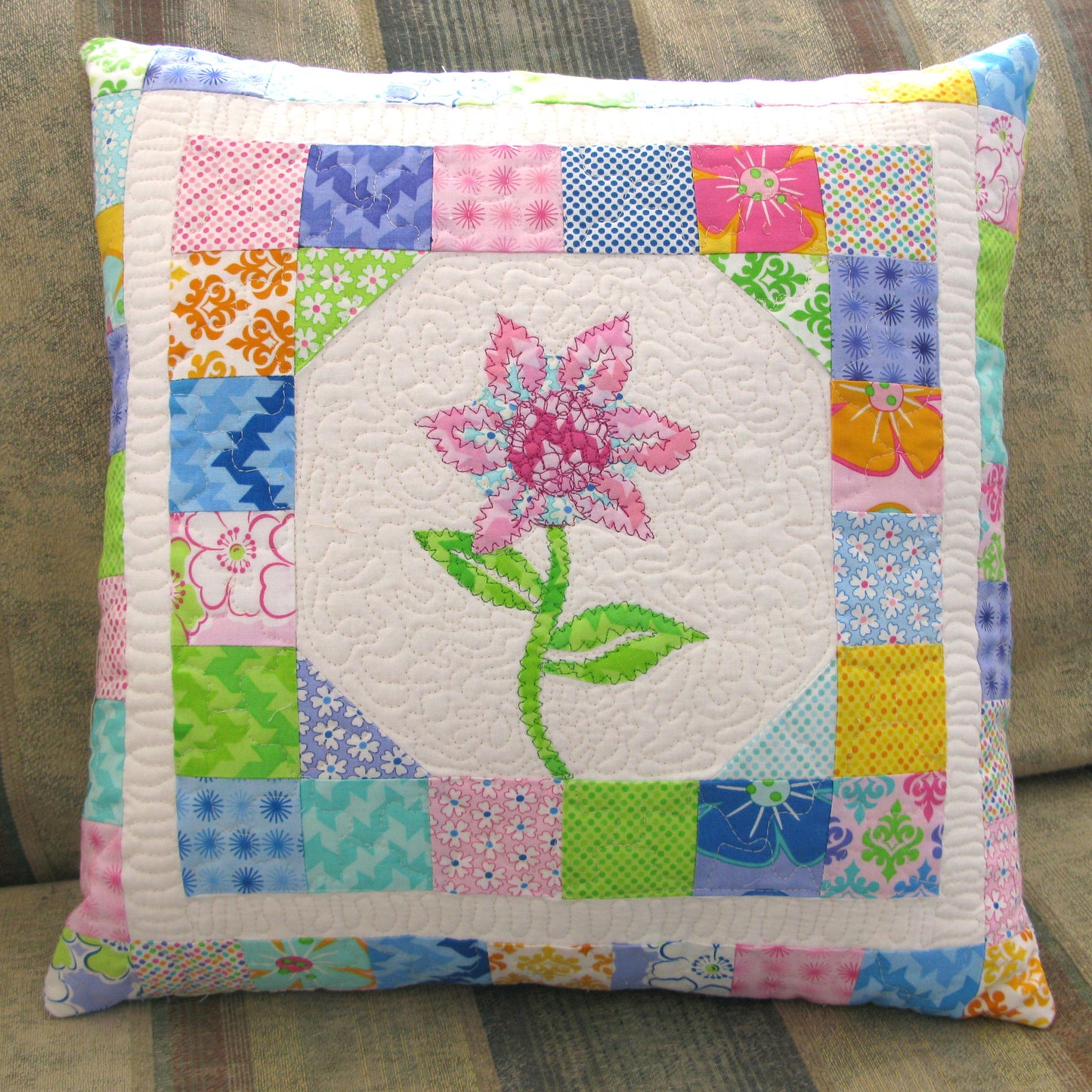 Sea Mist Flower pillow quilt pattern